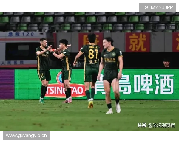 中超联赛精彩纷呈 北京国安逆转上海上港 结束三连败迎来关键胜利 - 副本 - 副本